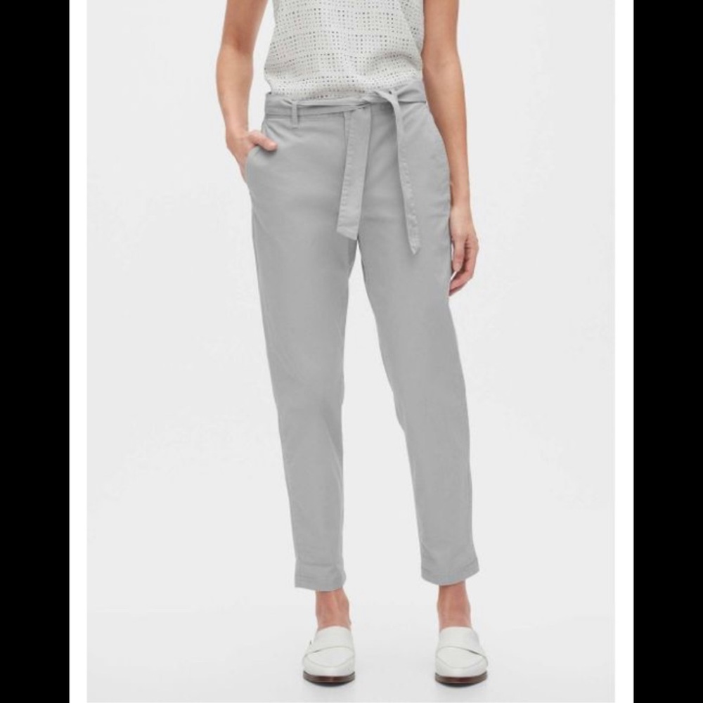 Woman’s banana republic tie waist chino pant. Size 6 , color is sidewalk gray